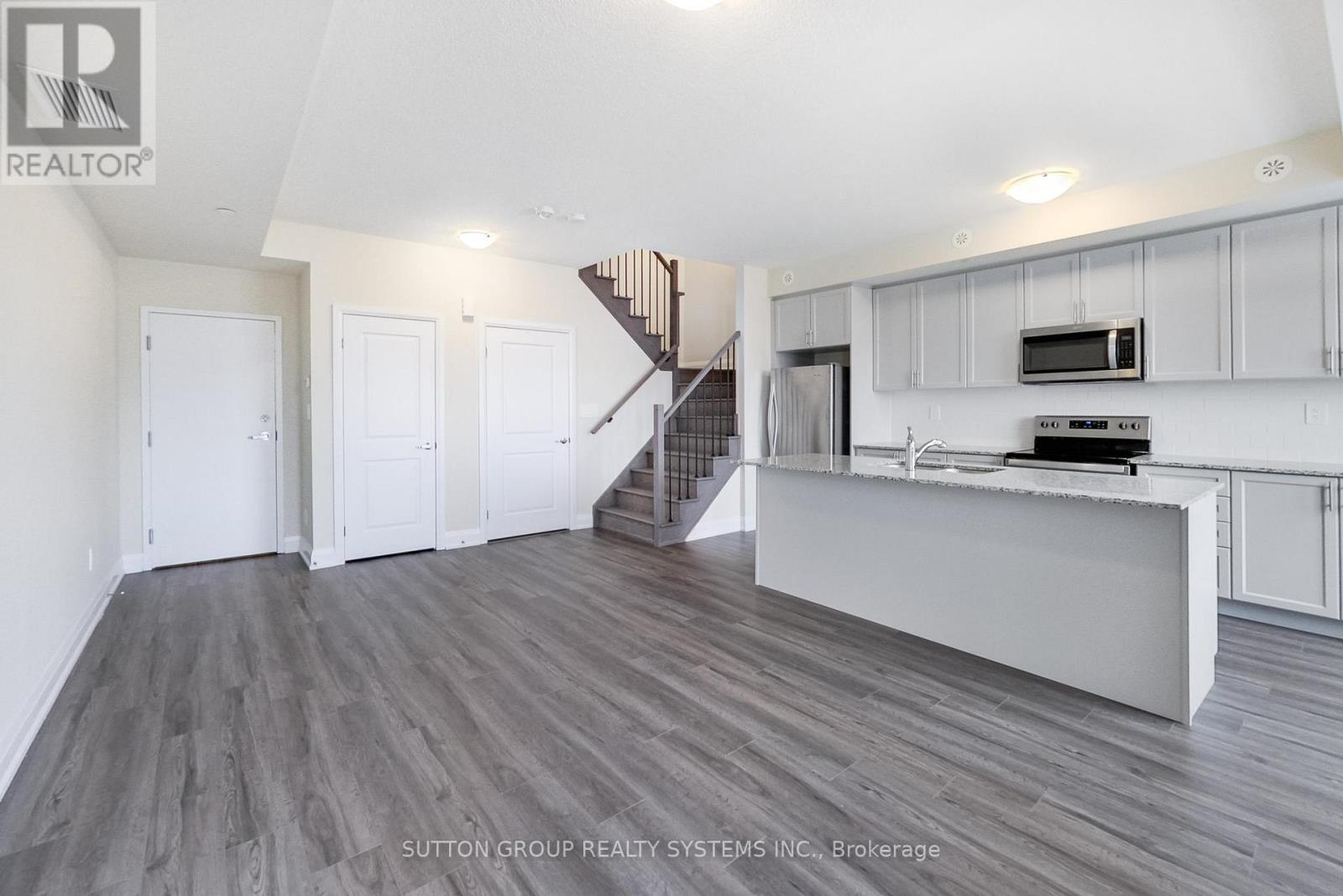 109 - 1573 Rose Way, Milton, Ontario  L9E 0J2 - Photo 10 - W12813860