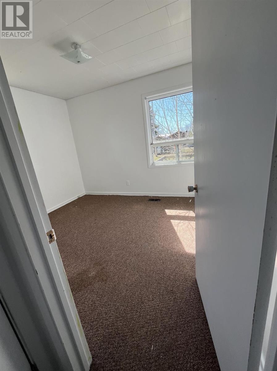 22 Low Ave, Gogama, Ontario  P0M 1W0 - Photo 30 - SM260201