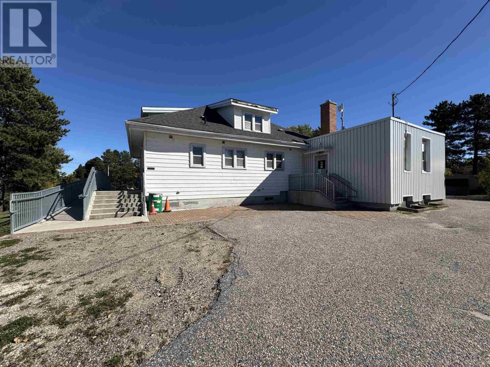 22 Low Ave, Gogama, Ontario  P0M 1W0 - Photo 8 - SM260201