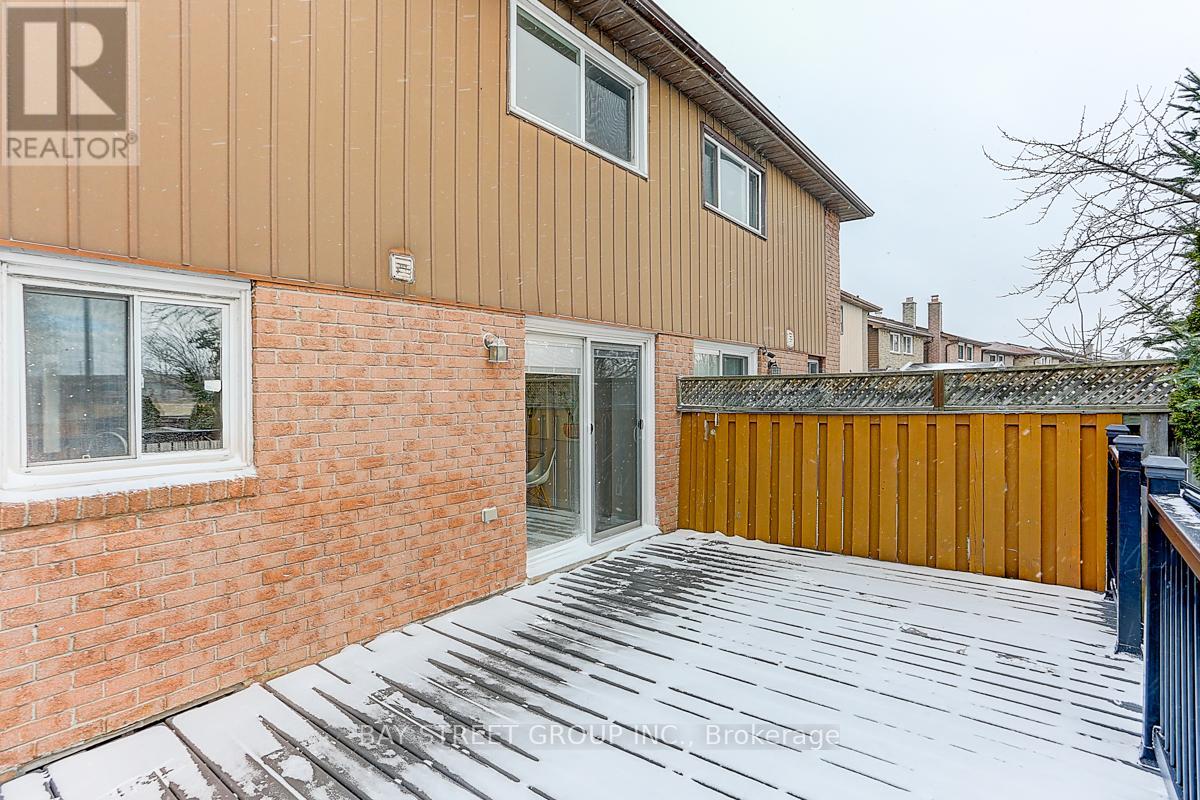 182 Risebrough Circuit, Markham, Ontario  L3R 3E3 - Photo 2 - N12813876