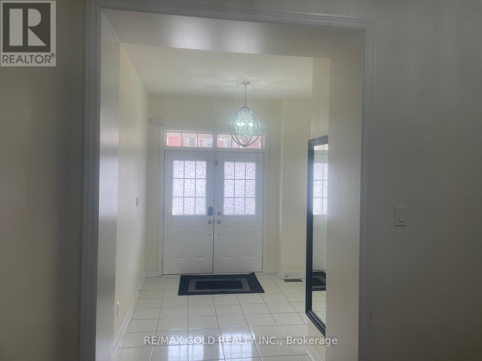 21 Humberstone Crescent, Brampton, Ontario  L7A 0C4 - Photo 4 - W12809962