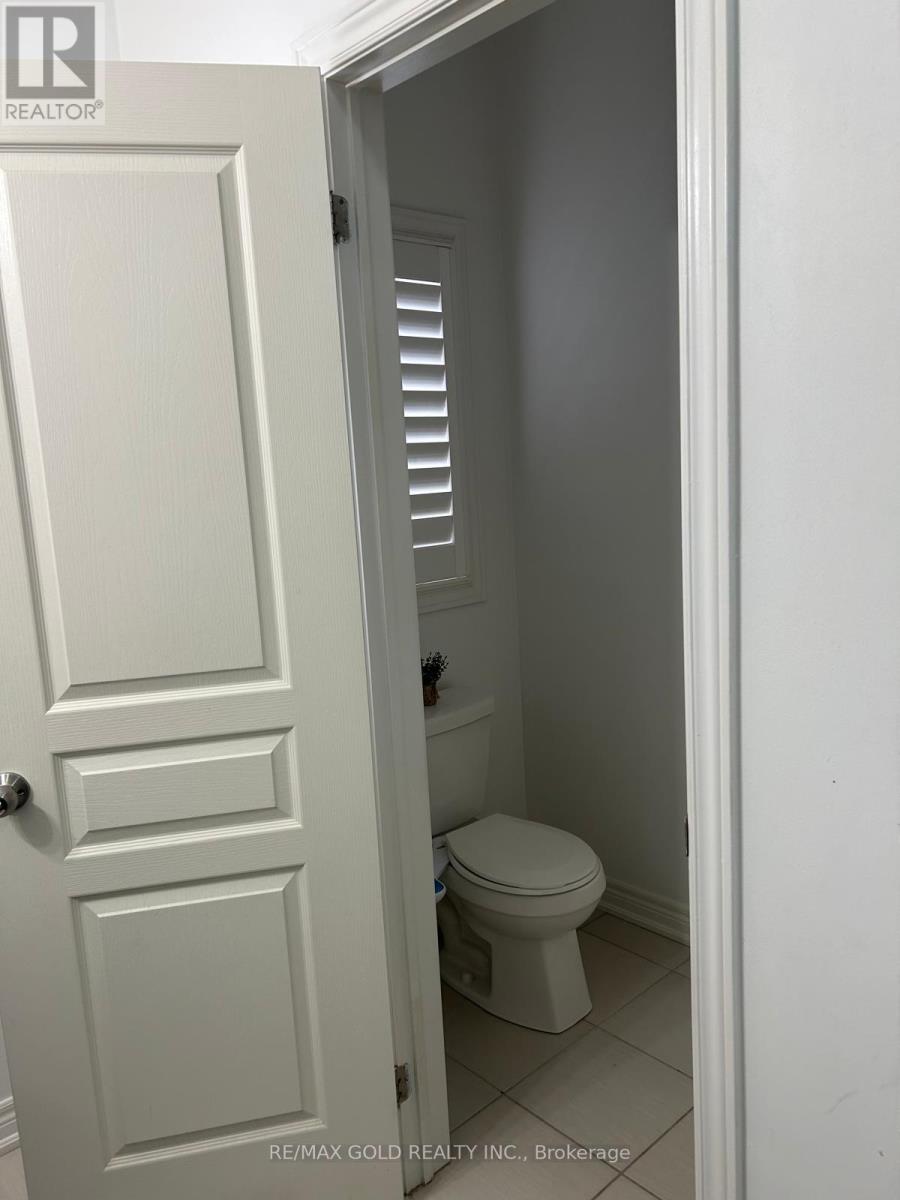 21 Humberstone Crescent, Brampton, Ontario  L7A 0C4 - Photo 12 - W12809962