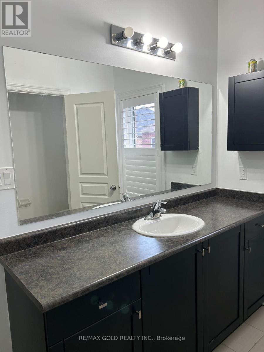 21 Humberstone Crescent, Brampton, Ontario  L7A 0C4 - Photo 13 - W12809962