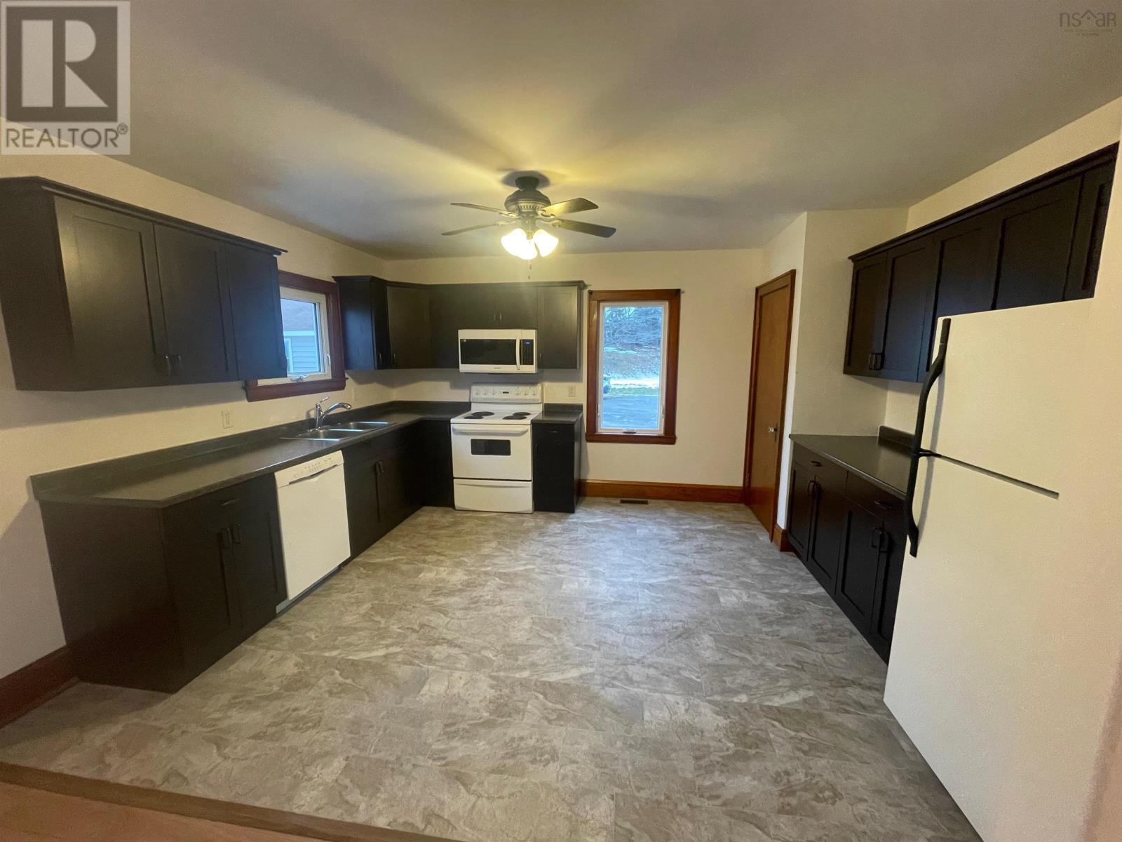 17 Howie Drive, Sydney River, Nova Scotia  B1S 1K8 - Photo 14 - 202529417