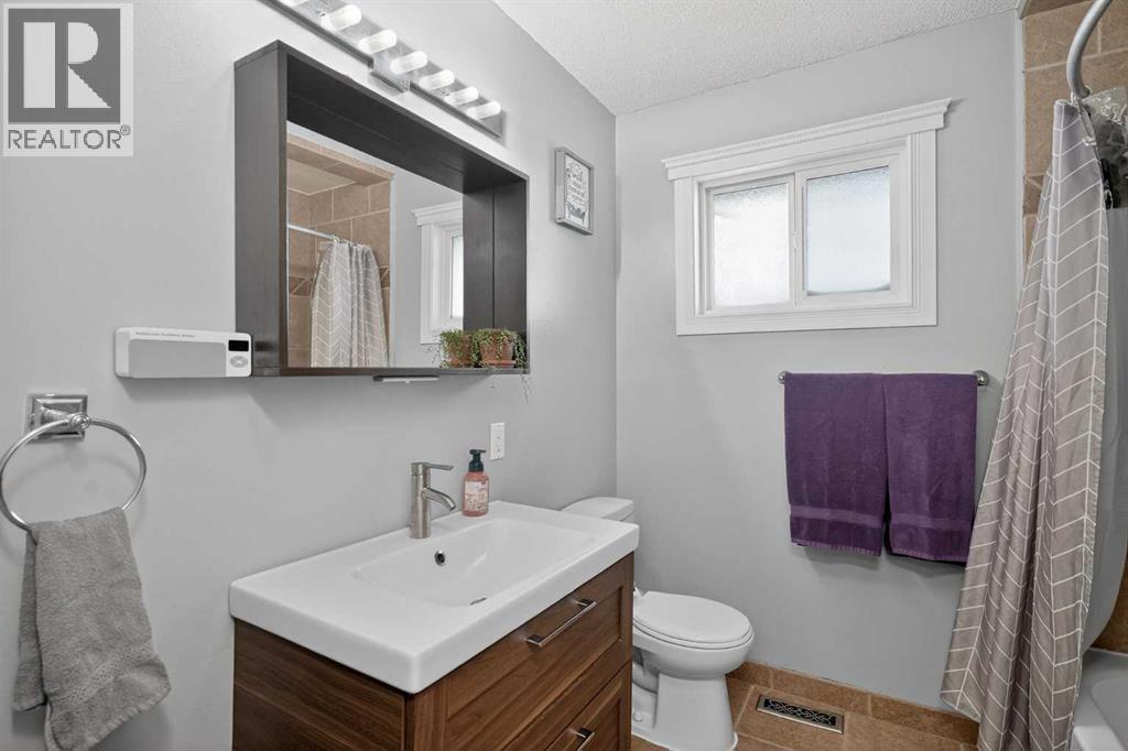 1028 Penrith Crescent Se, Calgary, Alberta  T2A 2H7 - Photo 20 - A2286757