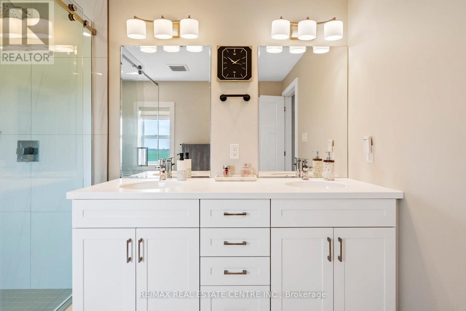 21575 Heritage Road, Thames Centre, Ontario  N0M 2P0 - Photo 25 - X12813920