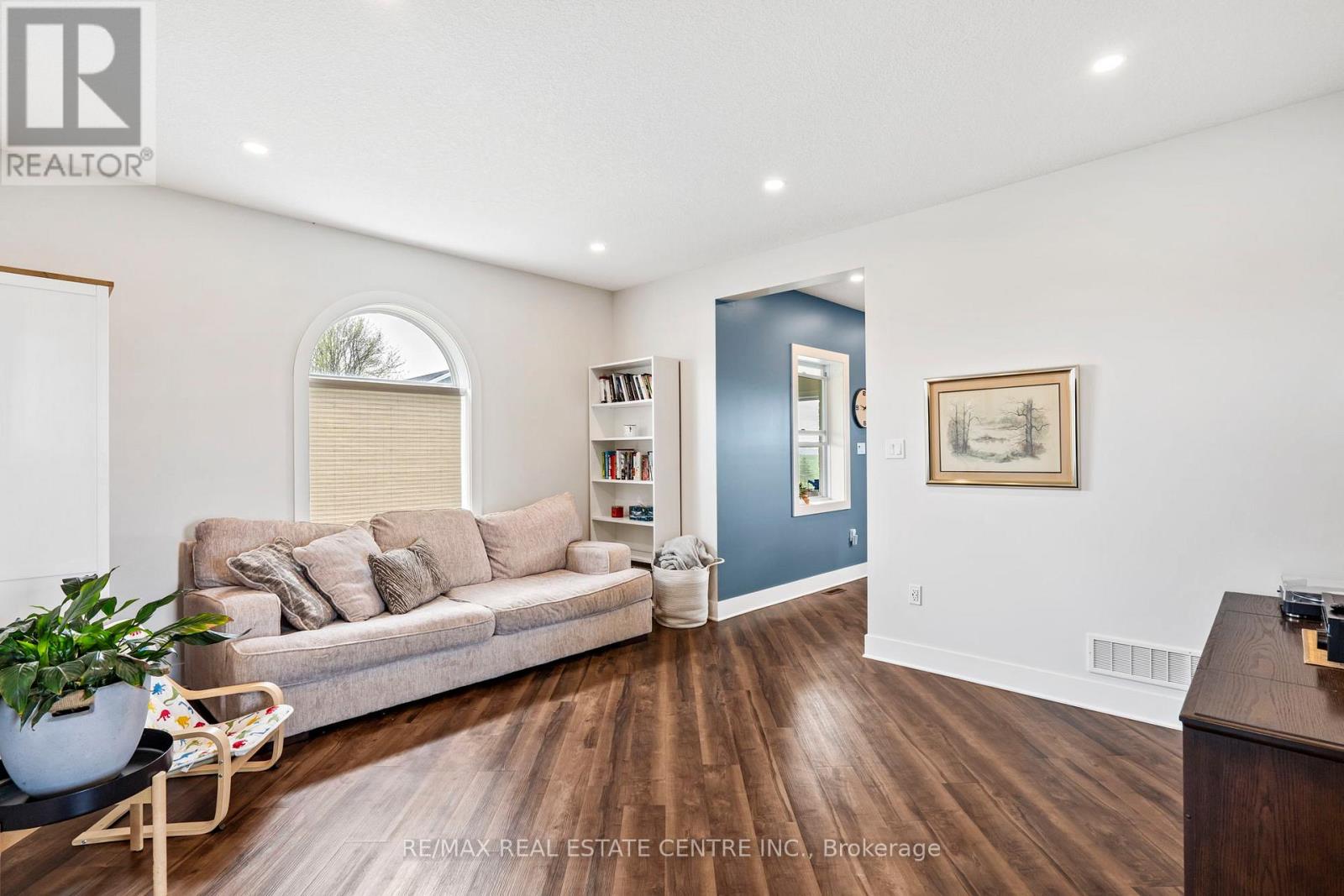 21575 Heritage Road, Thames Centre, Ontario  N0M 2P0 - Photo 7 - X12813920