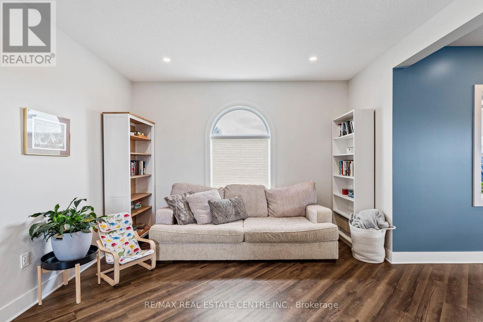 21575 Heritage Road, Thames Centre, Ontario  N0M 2P0 - Photo 8 - X12813920