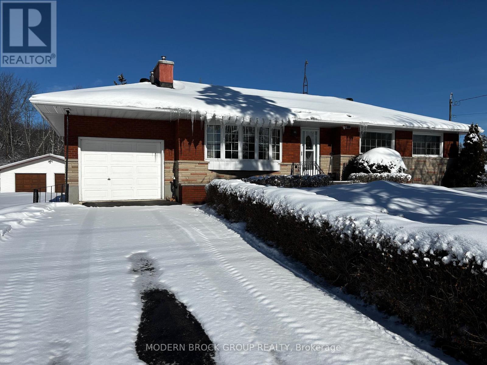 1190 County Rd 2 Road, Elizabethtown-Kitley, Ontario  K6V 5T3 - Photo 1 - X12813912