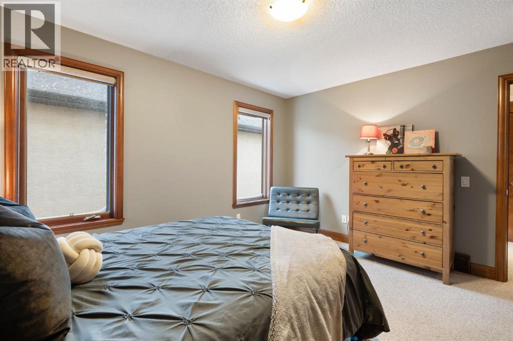 48 Coulee Park Sw, Calgary, Alberta  T3H 5J5 - Photo 32 - A2288022