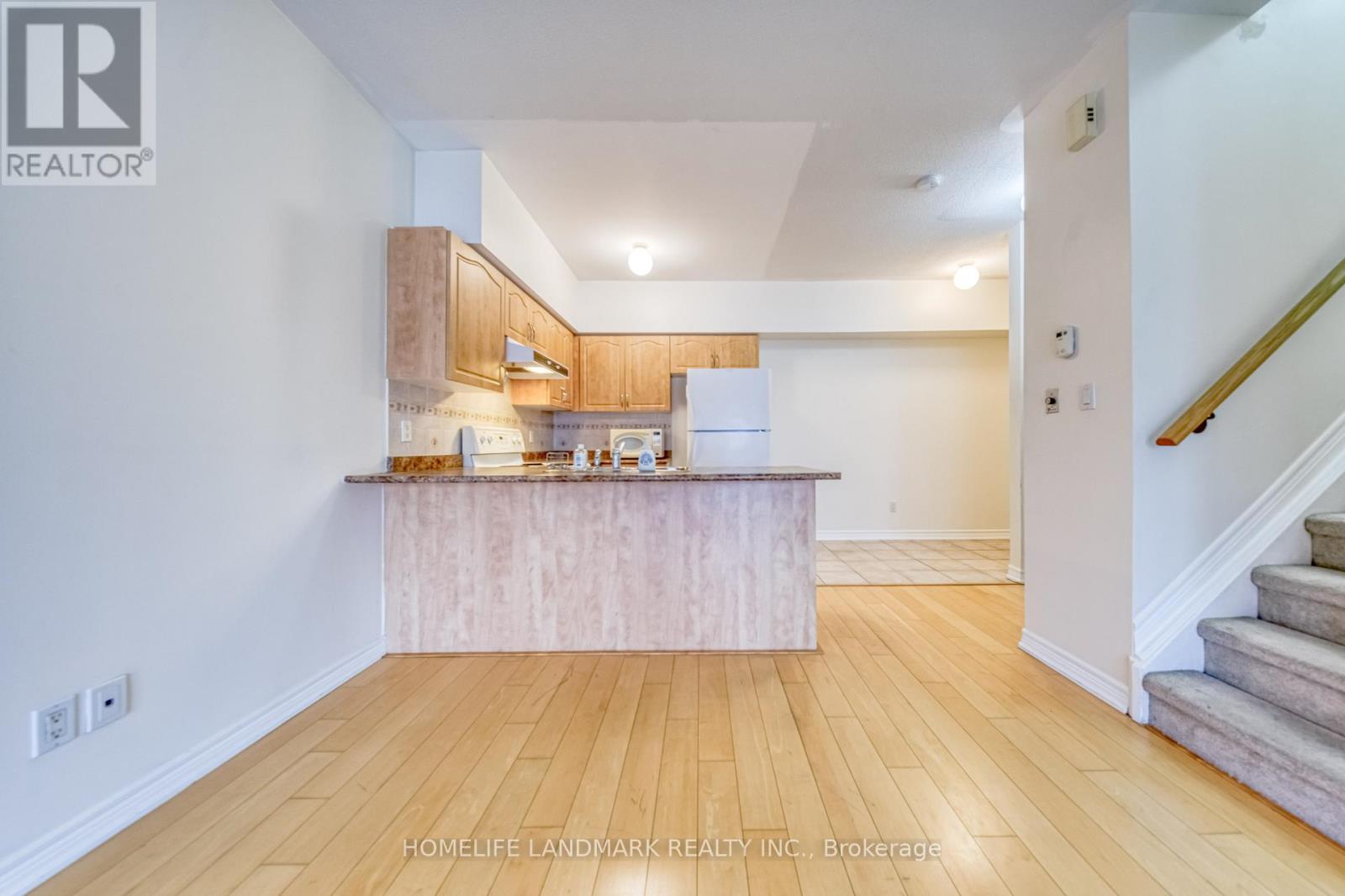 250 - 1496 Victoria Park Avenue, Toronto, Ontario  M4A 2M6 - Photo 12 - C12813924