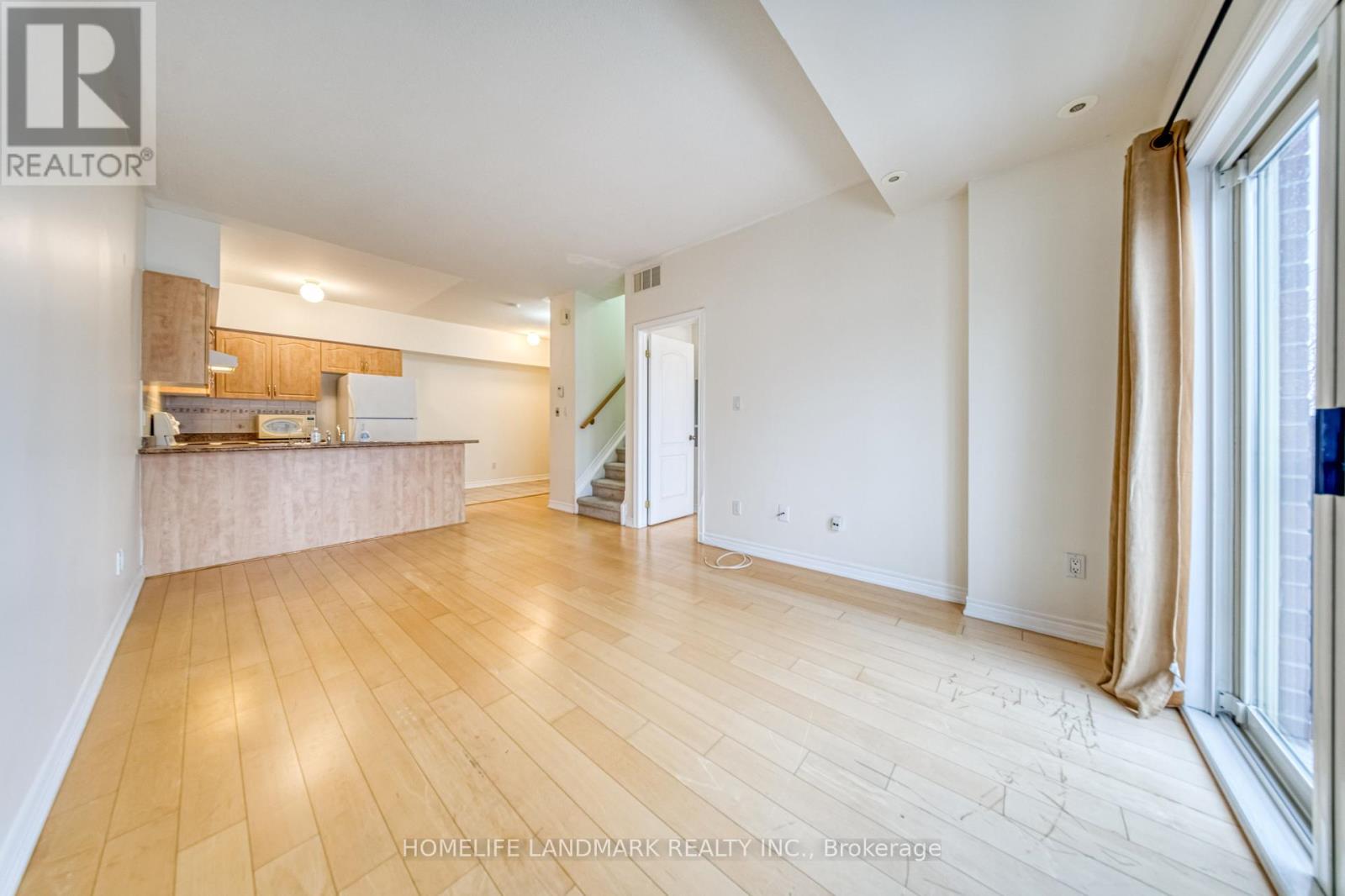 250 - 1496 Victoria Park Avenue, Toronto, Ontario  M4A 2M6 - Photo 13 - C12813924