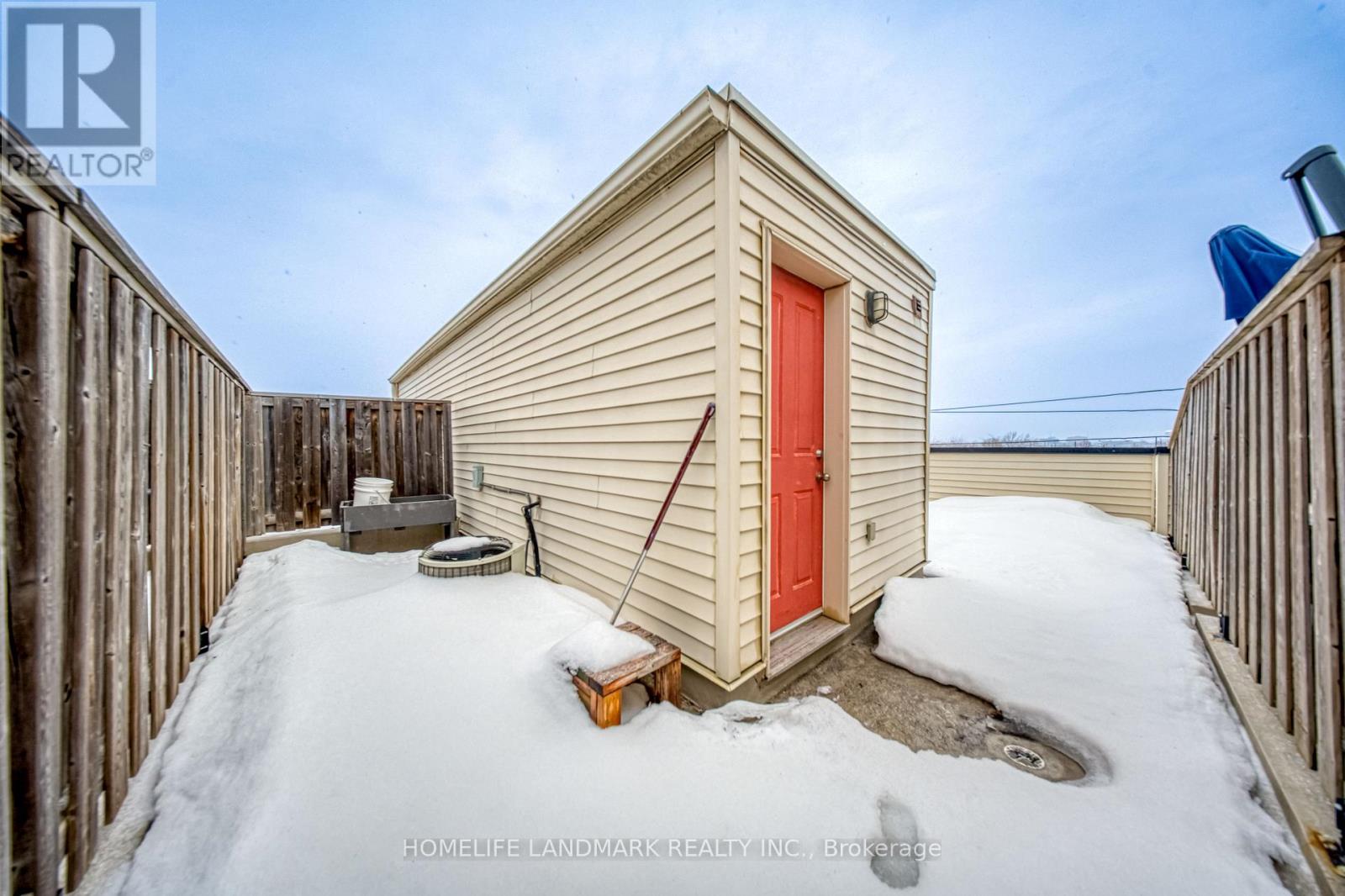 250 - 1496 Victoria Park Avenue, Toronto, Ontario  M4A 2M6 - Photo 25 - C12813924