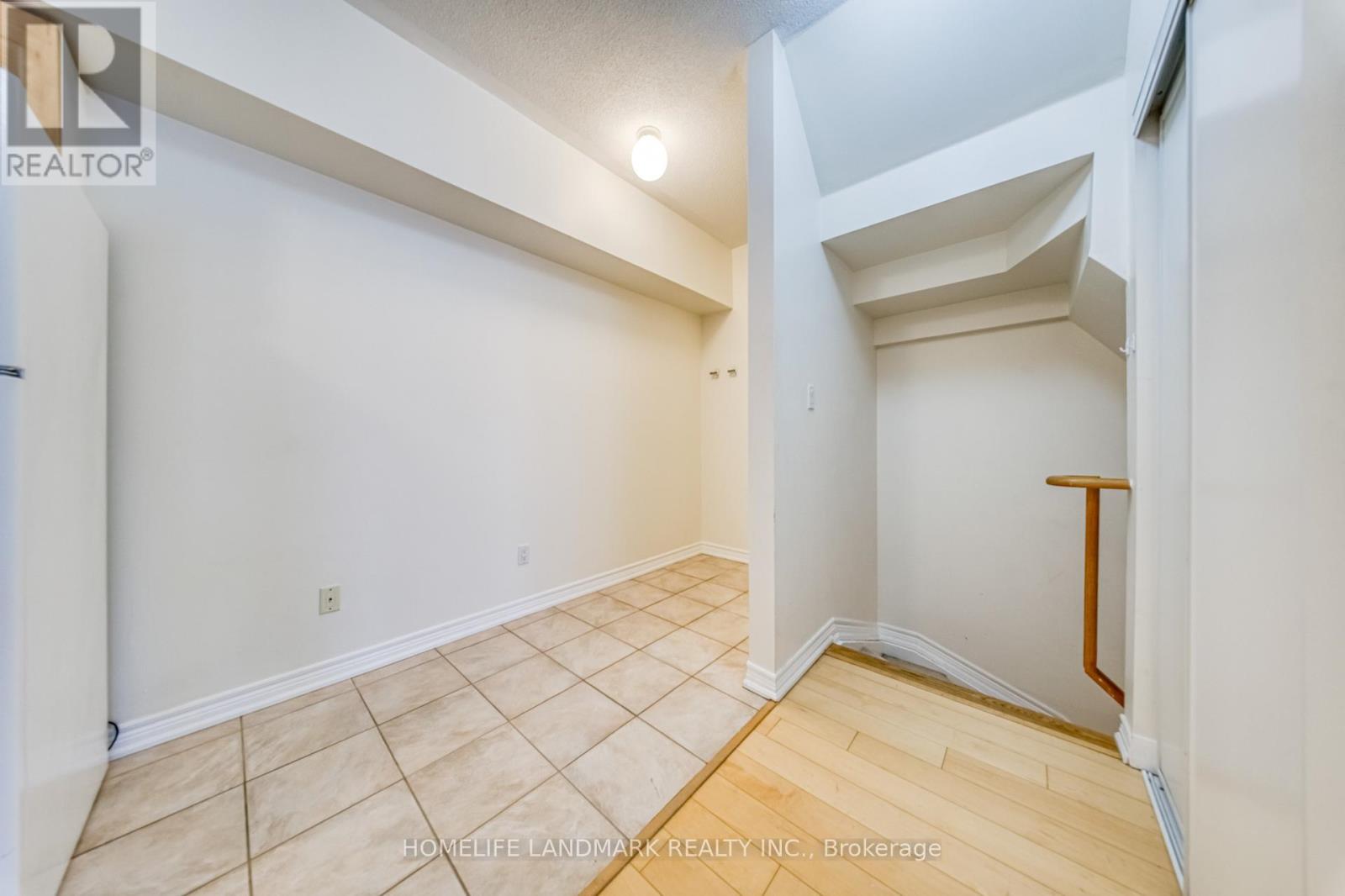 250 - 1496 Victoria Park Avenue, Toronto, Ontario  M4A 2M6 - Photo 4 - C12813924