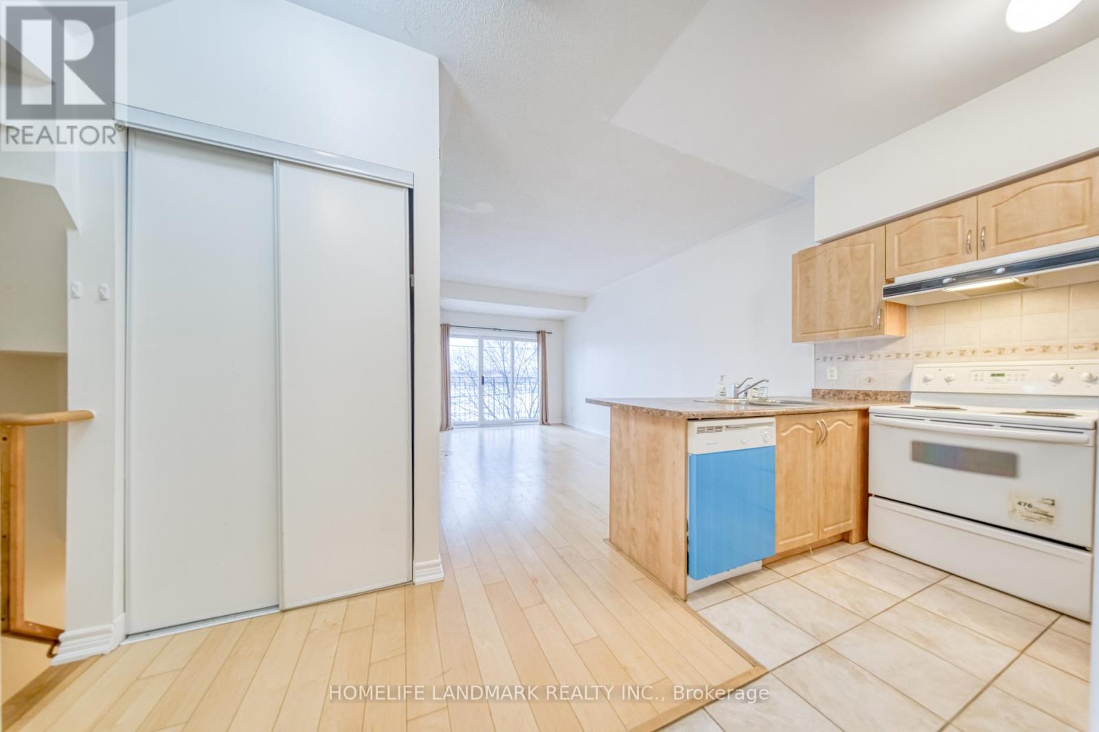 250 - 1496 Victoria Park Avenue, Toronto, Ontario  M4A 2M6 - Photo 6 - C12813924