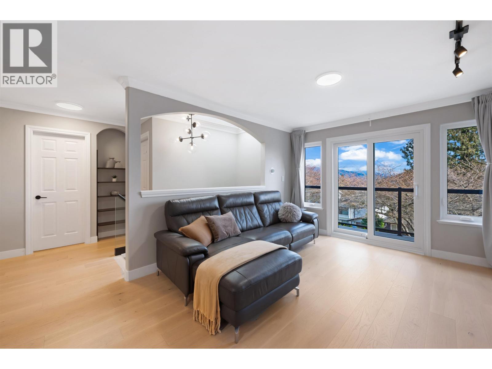 65 Ellesmere Avenue, Burnaby, British Columbia  V5B 3S5 - Photo 7 - R3091116