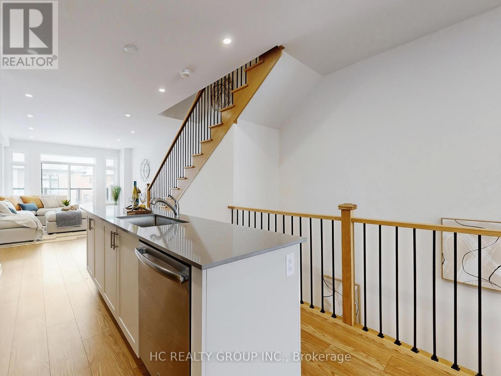 1810 Donald Cousens Parkway, Markham, Ontario  L6B 0V5 - Photo 6 - N12813932