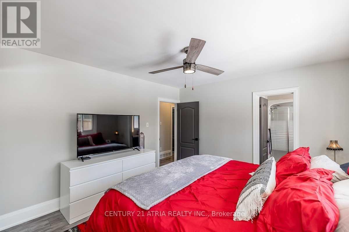 Main Floor - 97 Shirley Avenue, Barrie, Ontario  L4N 1N3 - Photo 11 - S12813926