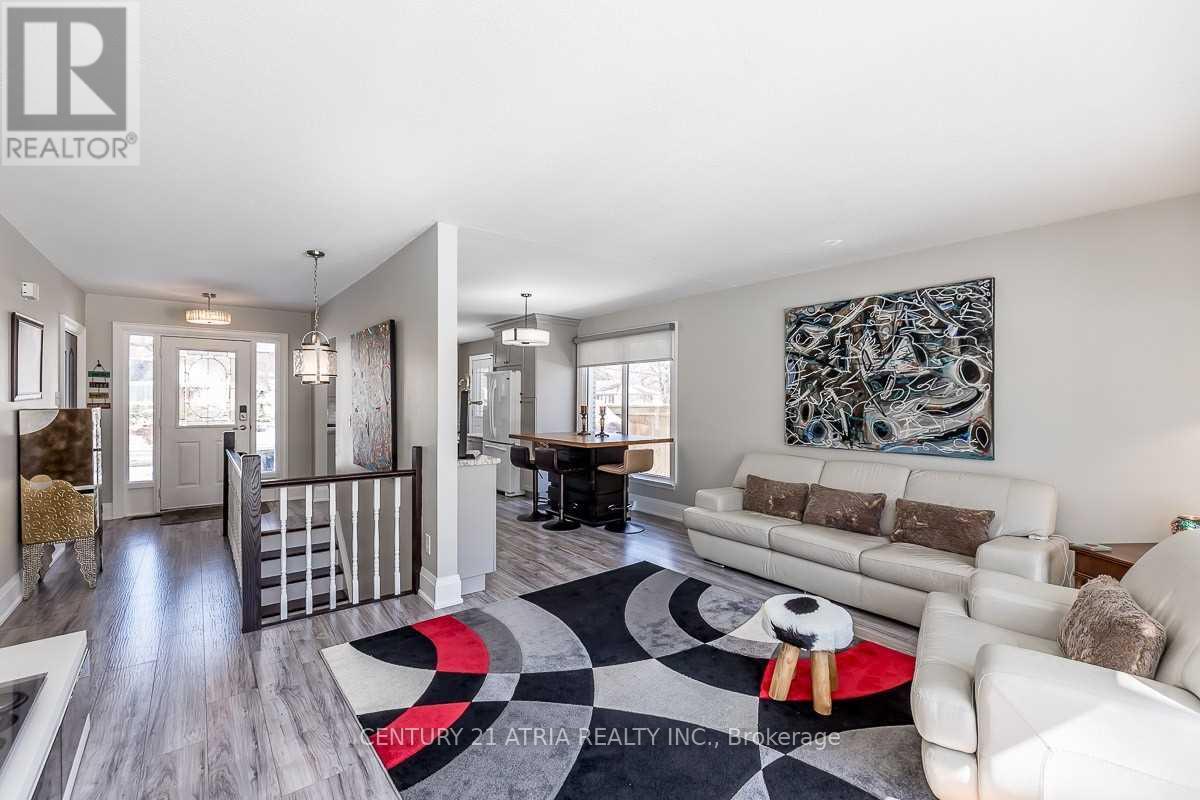 Main Floor - 97 Shirley Avenue, Barrie, Ontario  L4N 1N3 - Photo 12 - S12813926