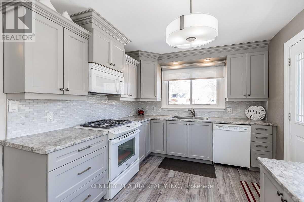 Main Floor - 97 Shirley Avenue, Barrie, Ontario  L4N 1N3 - Photo 3 - S12813926