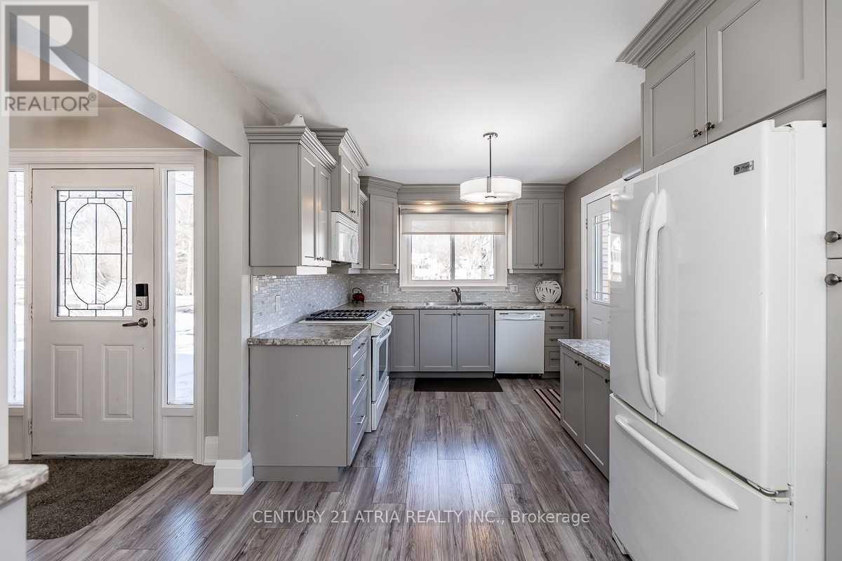 Main Floor - 97 Shirley Avenue, Barrie, Ontario  L4N 1N3 - Photo 4 - S12813926