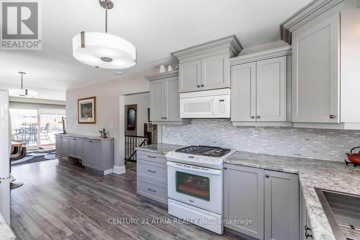 Main Floor - 97 Shirley Avenue, Barrie, Ontario  L4N 1N3 - Photo 6 - S12813926