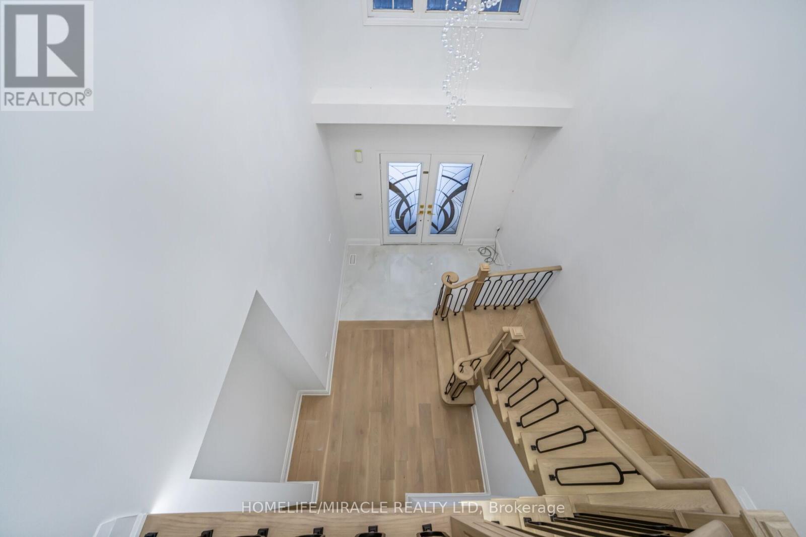 18 Dawes Road, Brampton, Ontario  L6X 0R9 - Photo 7 - W12813918