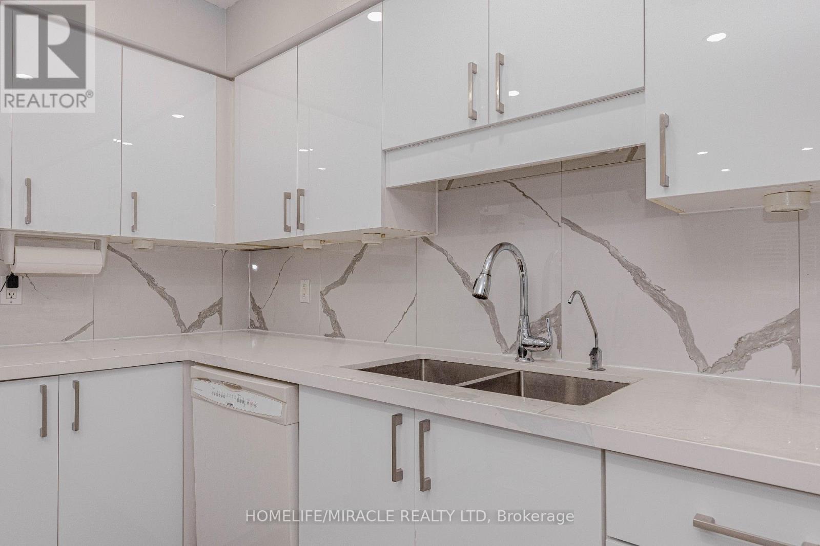 128 Karalee Crescent, Cambridge, Ontario  N3C 4H4 - Photo 10 - X12813914