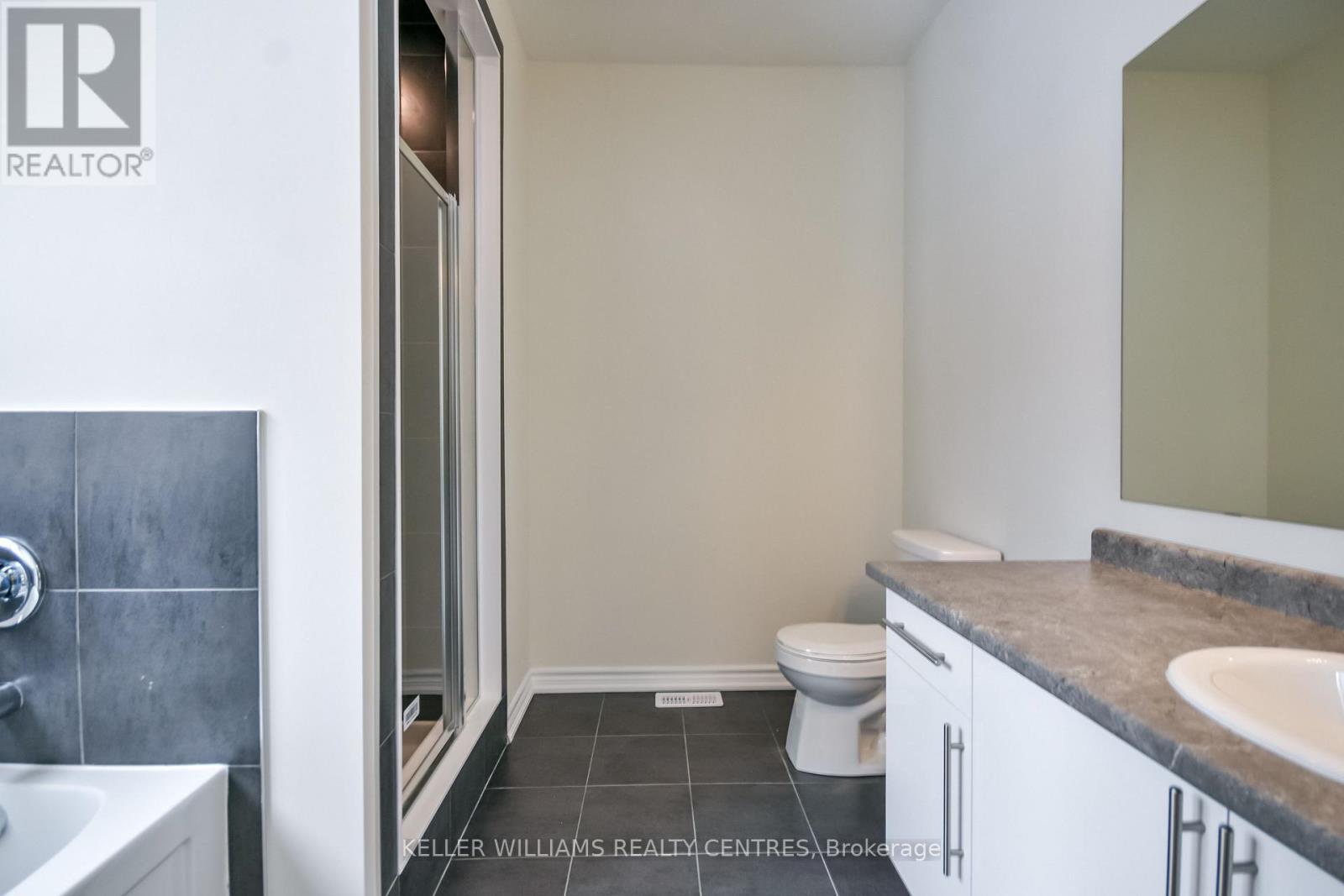 125 Mceachern Lane, Gravenhurst, Ontario  P1P 0H8 - Photo 11 - X12813936