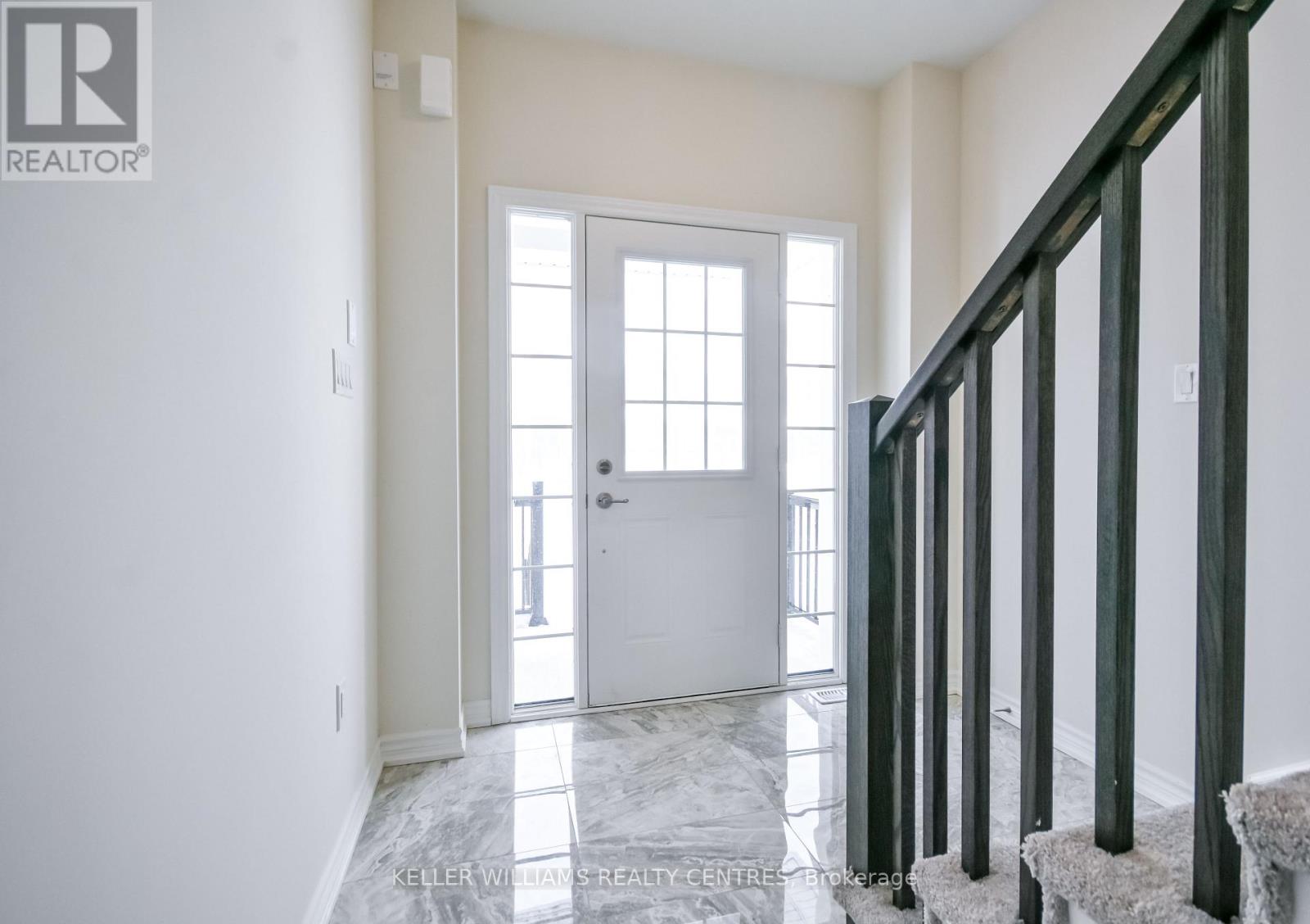 125 Mceachern Lane, Gravenhurst, Ontario  P1P 0H8 - Photo 3 - X12813936