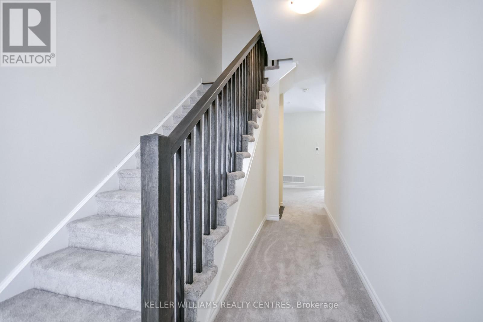 125 Mceachern Lane, Gravenhurst, Ontario  P1P 0H8 - Photo 4 - X12813936