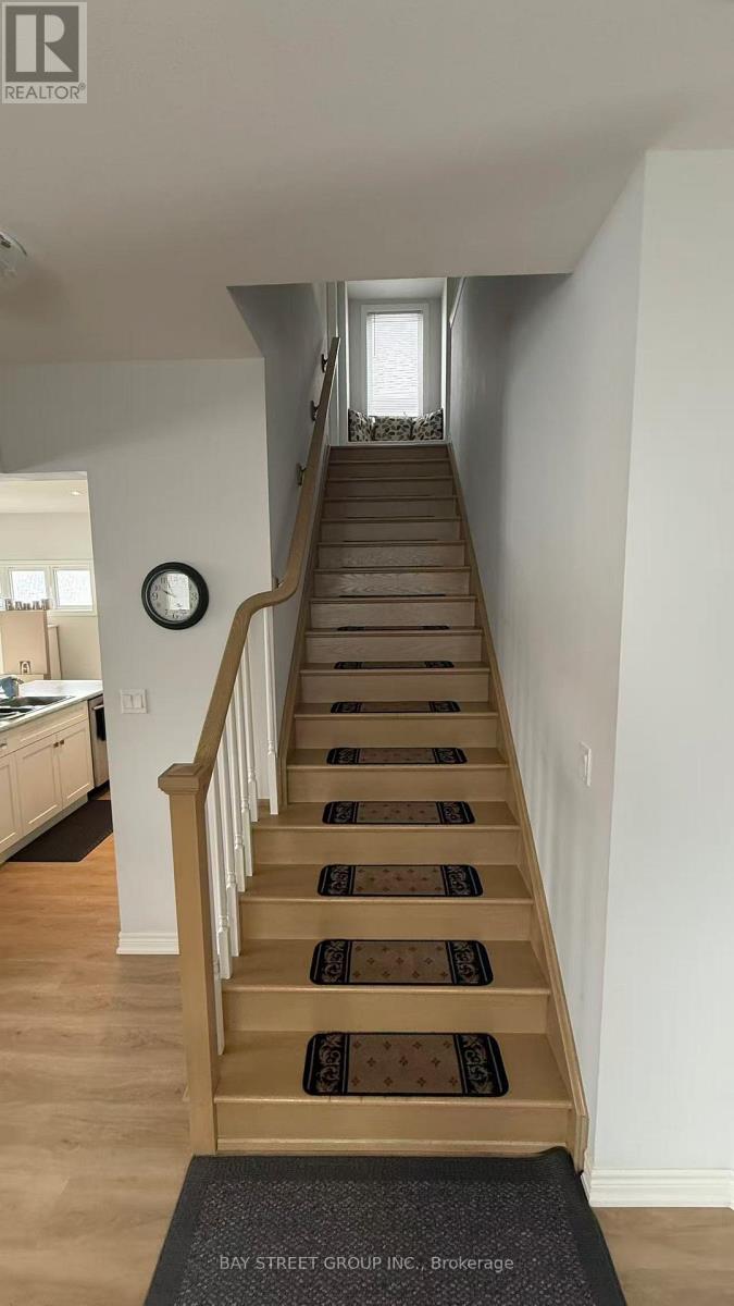 135 Juneberry Road, Thorold (Confederation Heights), Ontario  L2V 0H8 - Photo 10 - X12813944