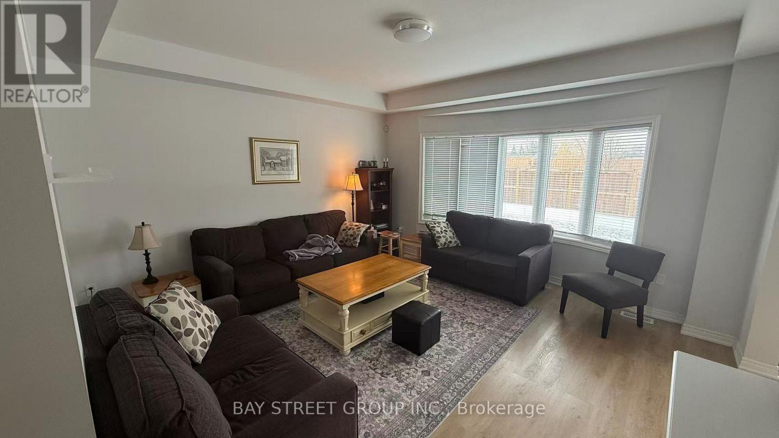 135 Juneberry Road, Thorold (Confederation Heights), Ontario  L2V 0H8 - Photo 7 - X12813944