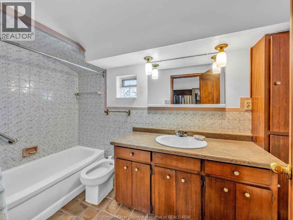 1025 Langlois Avenue, Windsor, Ontario  N9A 2H4 - Photo 16 - 26003766