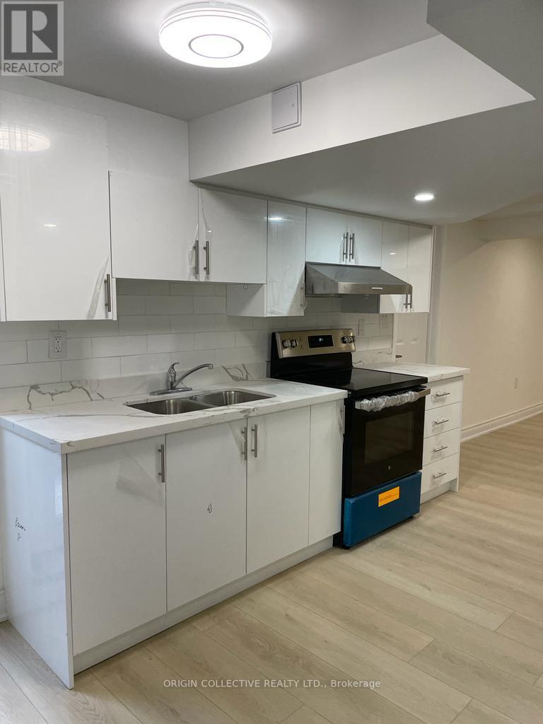 Lower - 5506 Fleur De Lis Court, Mississauga, Ontario  L5R 2Z5 - Photo 4 - W12813954