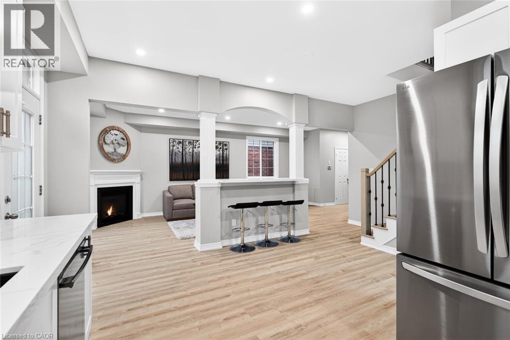 8 Bousfield Court, Waterdown, Ontario  L8B 0T3 - Photo 10 - 40806943