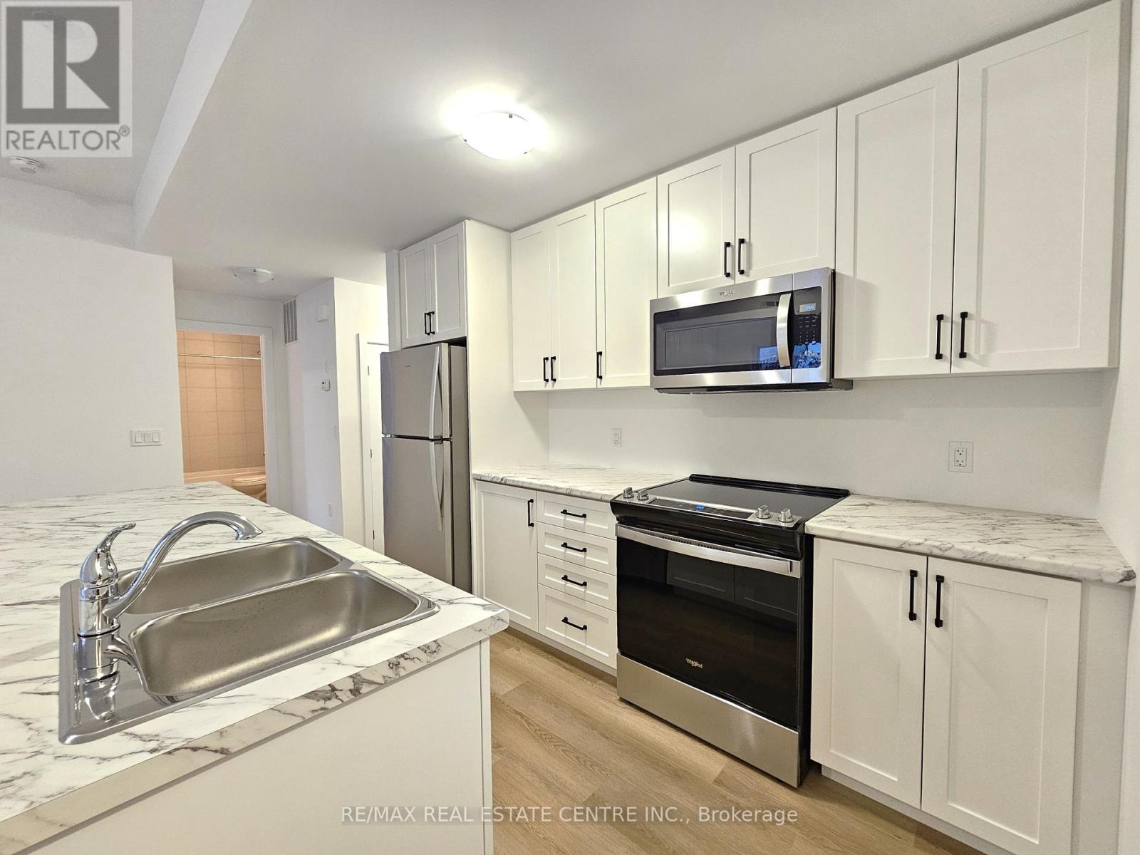 11 - 70 Kenesky Drive, Hamilton, Ontario  L8B 1Y4 - Photo 8 - X12813950