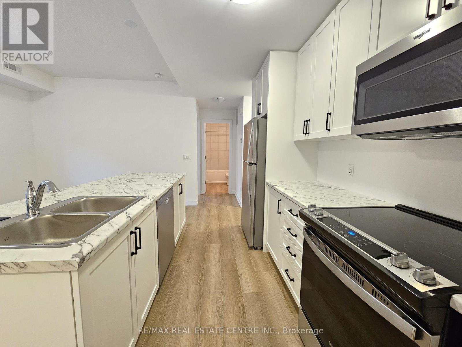 11 - 70 Kenesky Drive, Hamilton, Ontario  L8B 1Y4 - Photo 9 - X12813950