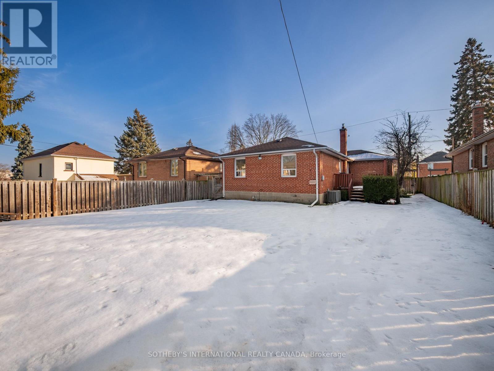 4 Riverlea Drive, Toronto, Ontario  M9P 2H1 - Photo 34 - W12689244