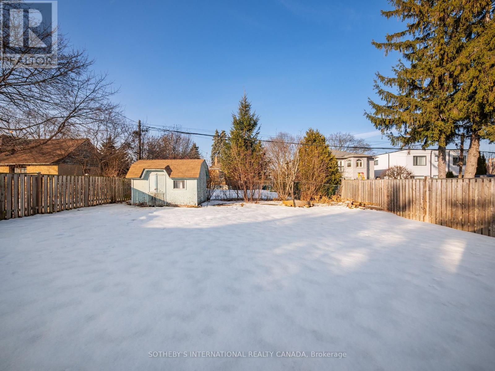 4 Riverlea Drive, Toronto, Ontario  M9P 2H1 - Photo 37 - W12689244