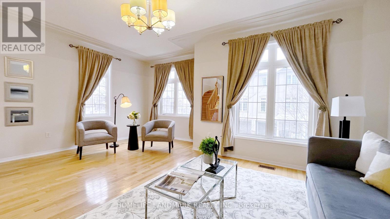 42 - 10 Post Oak Drive, Richmond Hill, Ontario  L4E 4H8 - Photo 4 - N12813970