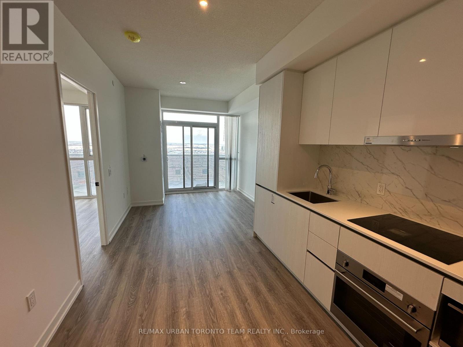 5703 - 8 INTERCHANGE WAY, Vaughan, Ontario