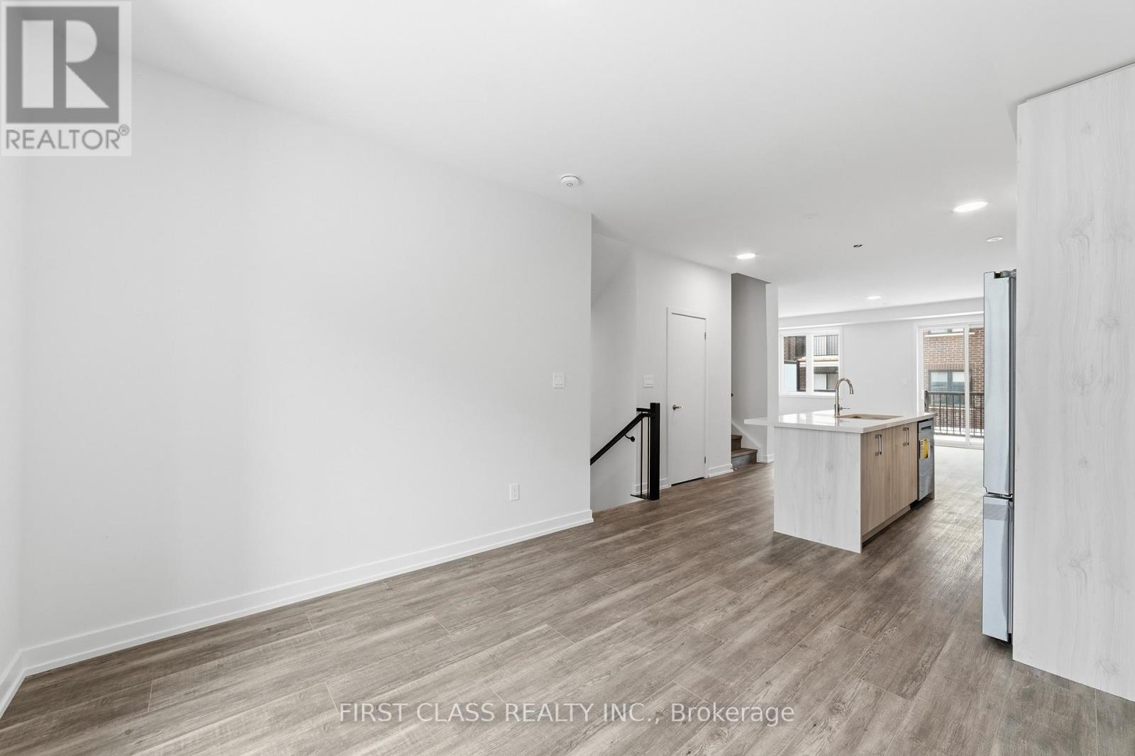 12 Mermot Lane, Richmond Hill, Ontario  L4B 0J5 - Photo 4 - N12813992