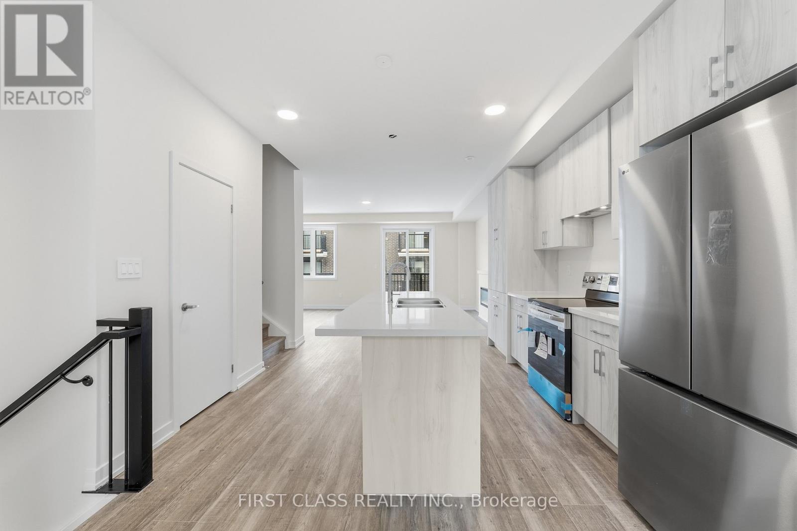 12 Mermot Lane, Richmond Hill, Ontario  L4B 0J5 - Photo 7 - N12813992