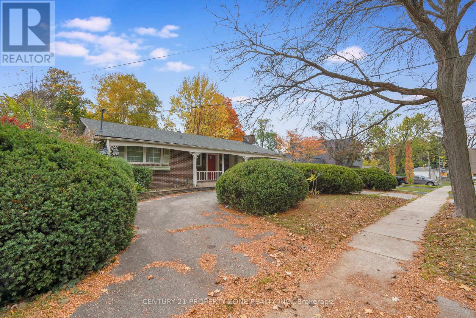 5014 Spruce Avenue, Burlington, Ontario  L7L 1M7 - Photo 2 - W12813968