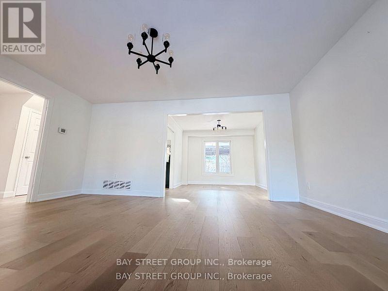 1412 Peerless Court, Oakville, Ontario  L6H 3A4 - Photo 8 - W12813974