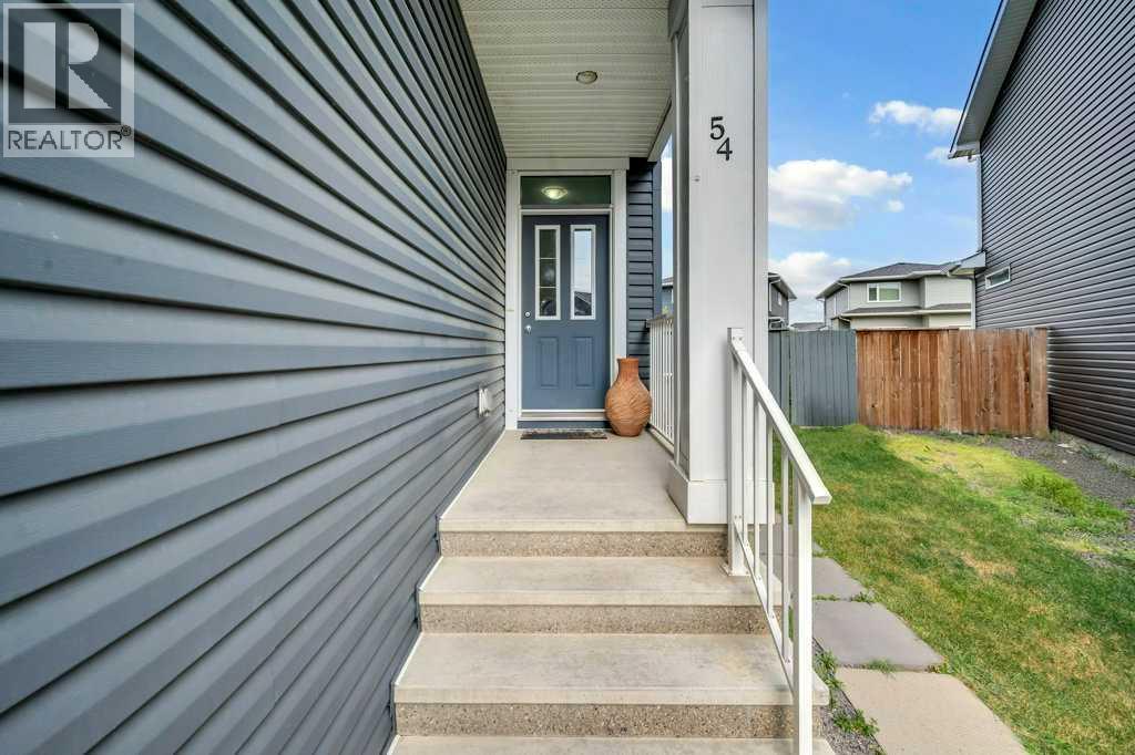 54 Redstone Mews Ne, Calgary, Alberta  T3N 0N5 - Photo 3 - A2258182