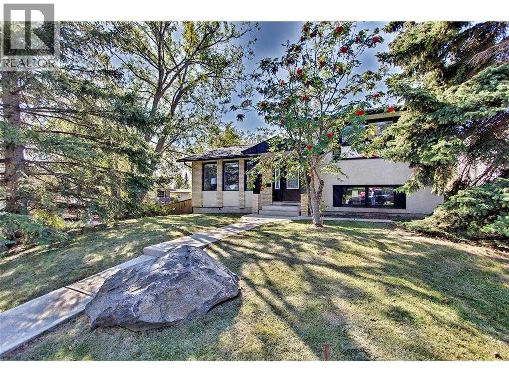 102 Dalgleish Bay Nw, Calgary, Alberta  T3A 1K8 - Photo 2 - A2280097