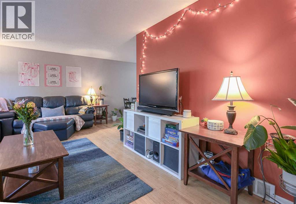 102 Dalgleish Bay Nw, Calgary, Alberta  T3A 1K8 - Photo 8 - A2280097