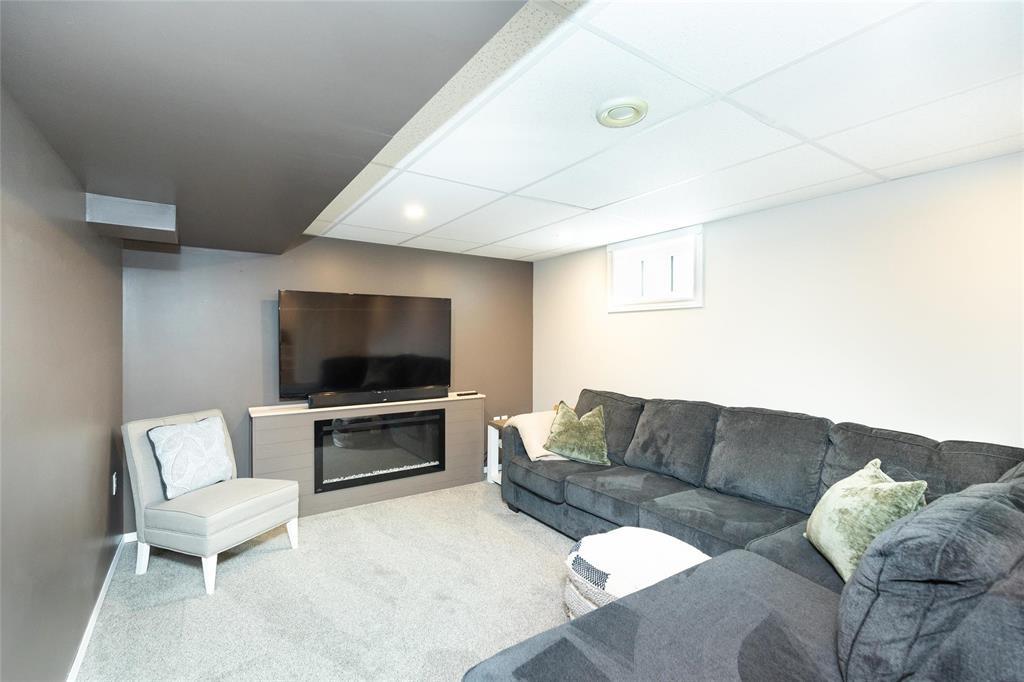 79 Cloverdale Street, Steinbach, Manitoba  R5G 2B9 - Photo 15 - 202603211